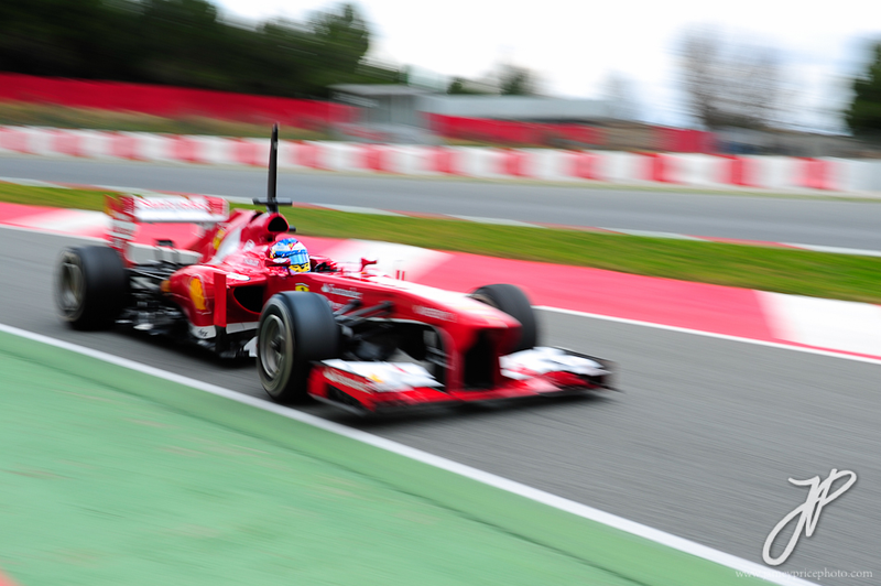 Illustration for article titled The Tense Beauty Of Formula One Practice In Barcelona